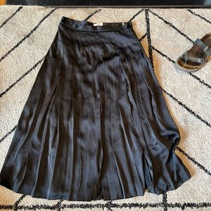 Little Moon (Aritzia Brand) pleated black midi skirt